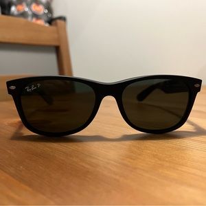 Ray Ban New Wayfarers Polarized (RB 2132)